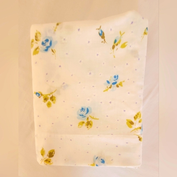 VINTAGE 70's Dbl Flat Sheet, Small Blue Rose Buds w/ Grn, Cot/poly Blend, 1pc - Picture 10 of 12